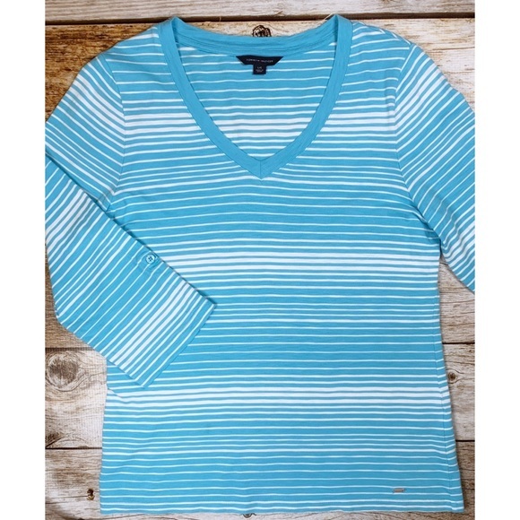 ✨Tommy Hilfiger V-Neck Top - Picture 1 of 6